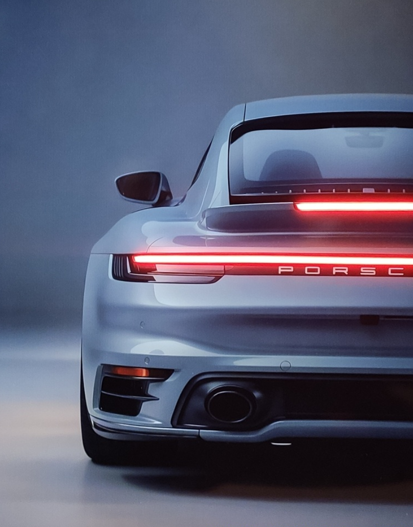 Porsche 911 nocą